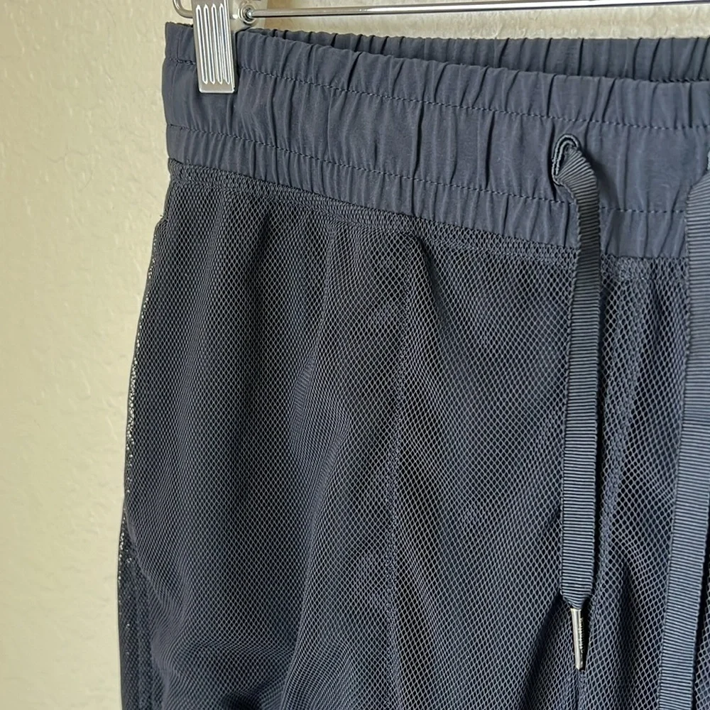 Lululemon black mesh overlay modern joggers